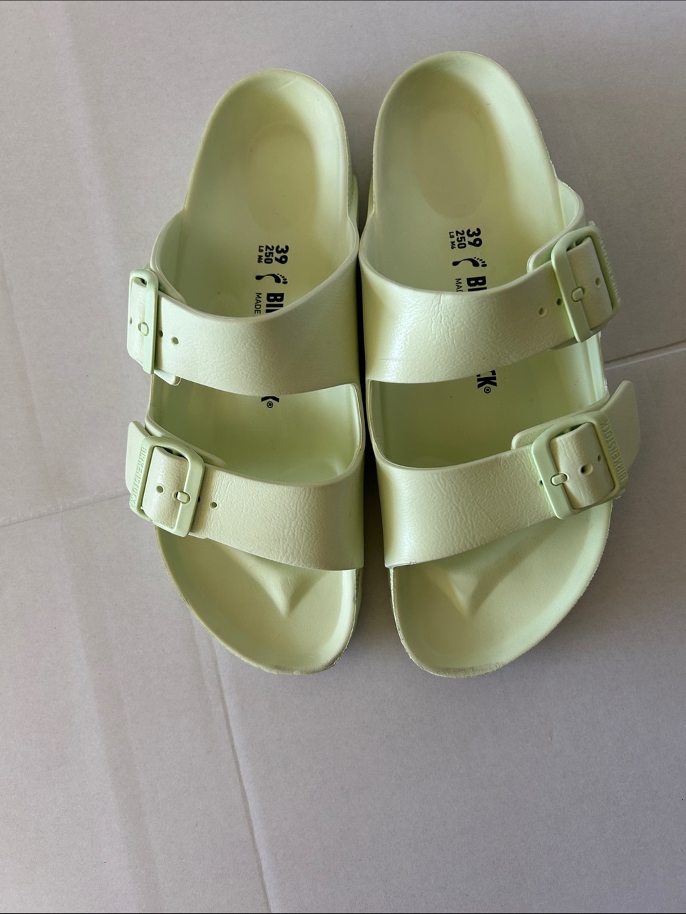 BIRKENSTOCK ARIZONA LIGHT LIME COLOR DOUBLE BUCKLE MADE IN GERMANY SZ 39 - Picture 2 of 6